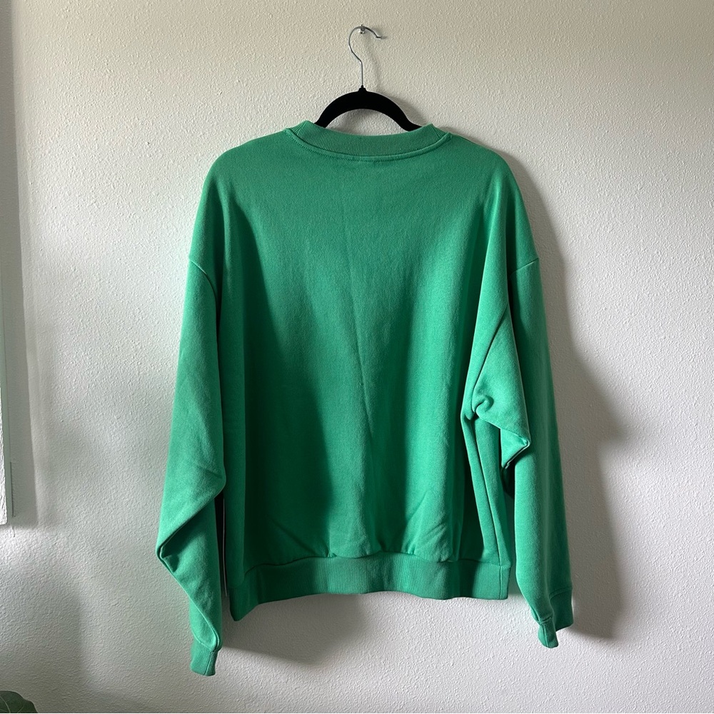 Alo Yoga Crewneck Pullover Size Medium Lettuce Color - Picture 6 of 7
